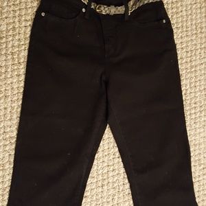 Levis black capri jeans